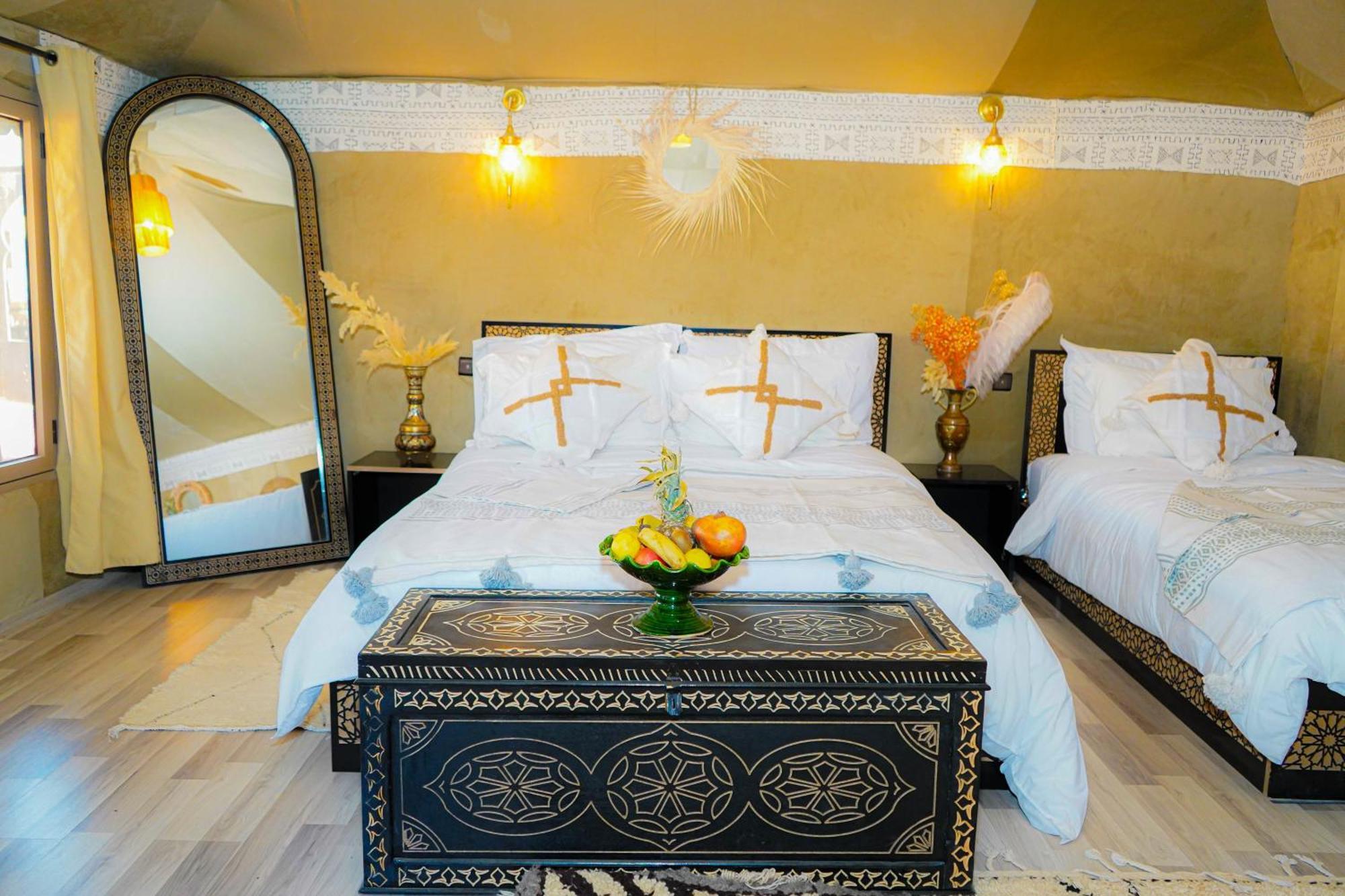 Young Luxury Camp Merzouga Exterior photo
